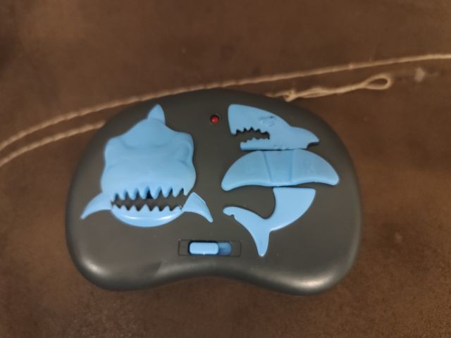 Tiburón RC Mega Chomp control remoto