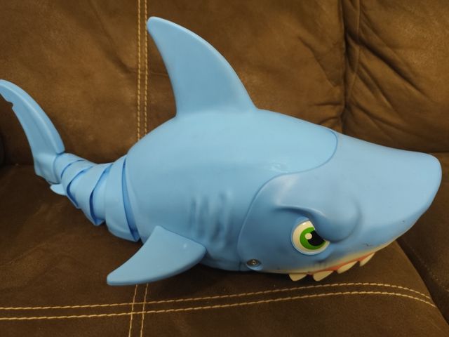 Tiburón RC Mega Chomp control remoto