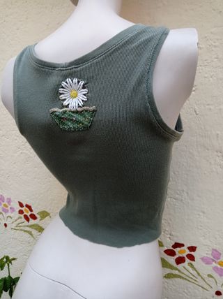 Top corto de canalé verde oliva