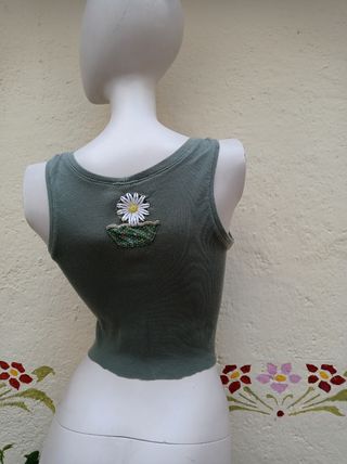 Top corto de canalé verde oliva