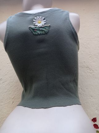 Top corto de canalé verde oliva