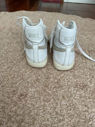 Nike Blazer Mid '77 - Blancas
