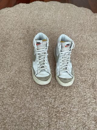 Nike Blazer Mid '77 - Blancas