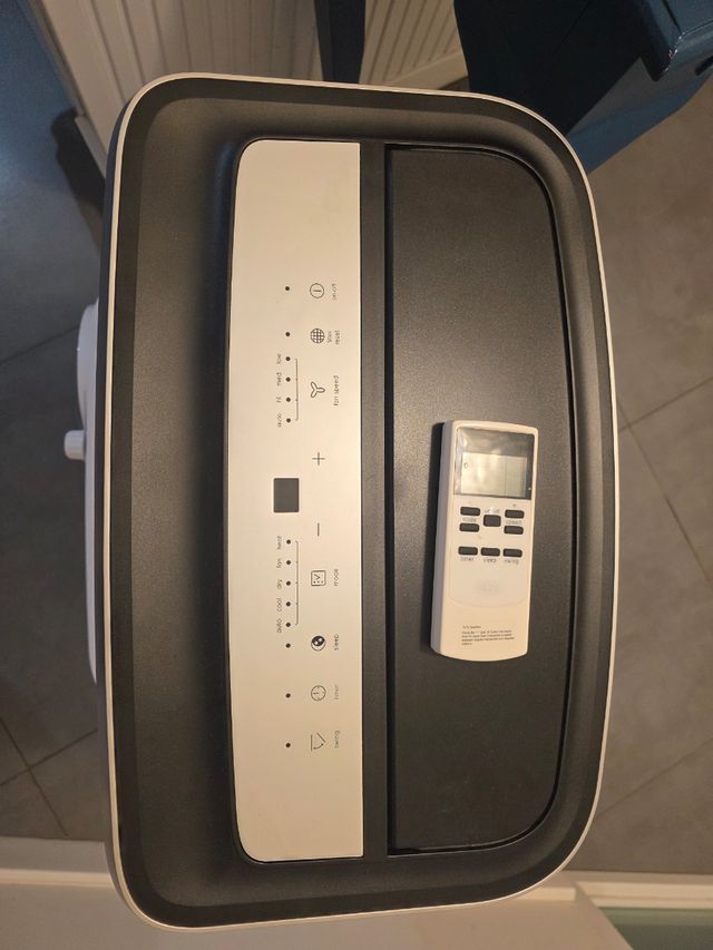 AEG - Aire acondicionado/Pingüino portátil 30-40m2