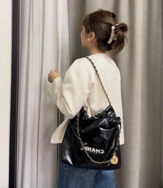 Bolso - Saco Negro con Cadena Dorada