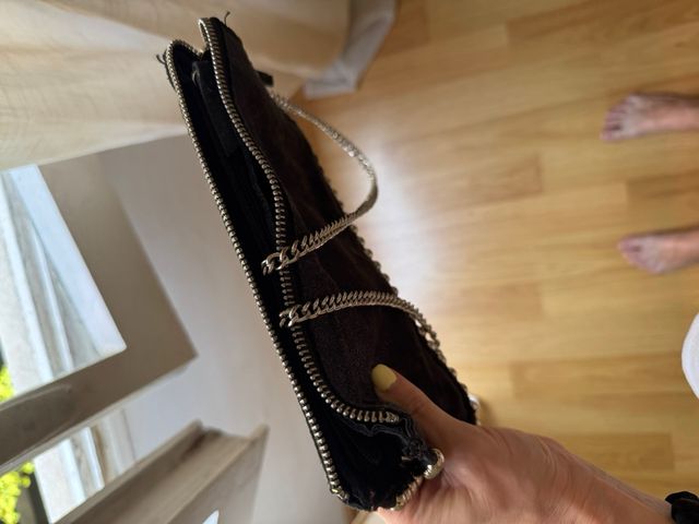 Bolso negro cadena metal