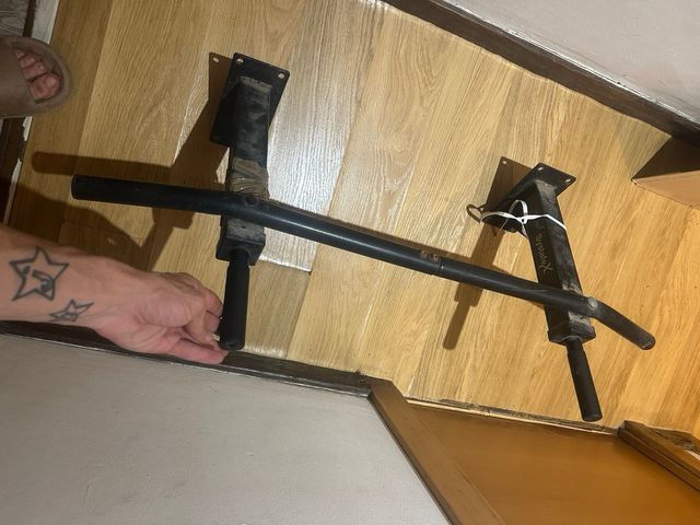 Barra de dominadas multifuncional de pared – 20€