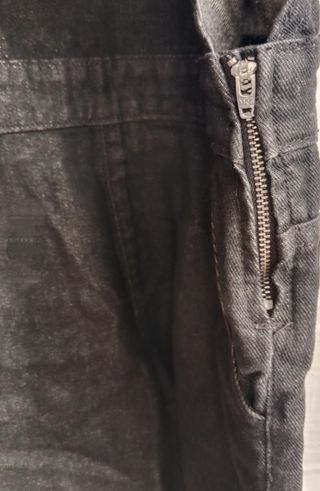 Peto vaquero corto negro con camiseta