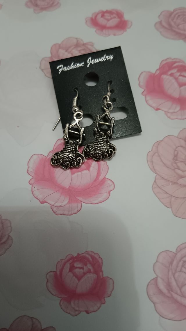 Pendienttes de diferente motivos