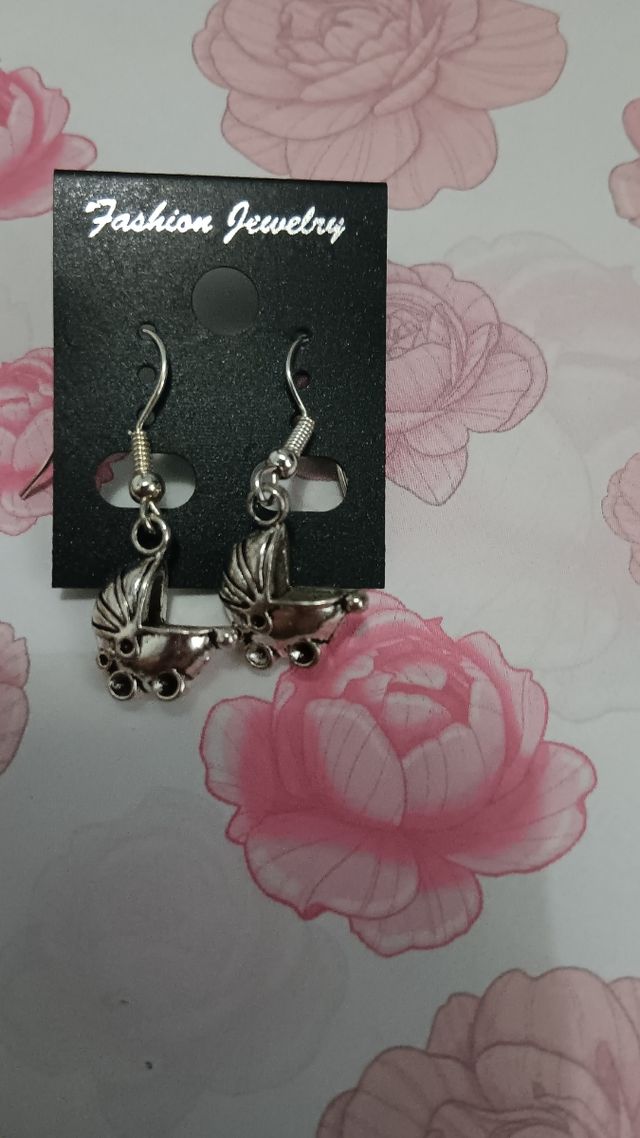 Pendienttes de diferente motivos