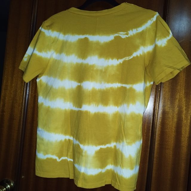 Camiseta tie-dye Mulaya amarilla. OFERTA 3X2