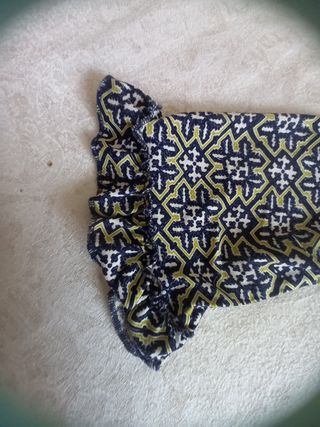 Blusa estampada negra y verde