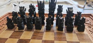 Ajedrez tallado a mano