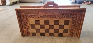 Ajedrez tallado a mano
