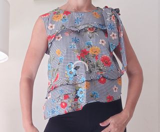 Blusa Zara flores multicolor talla S