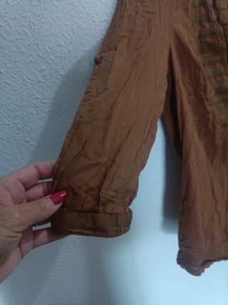 Blusa marrón Stradivarius