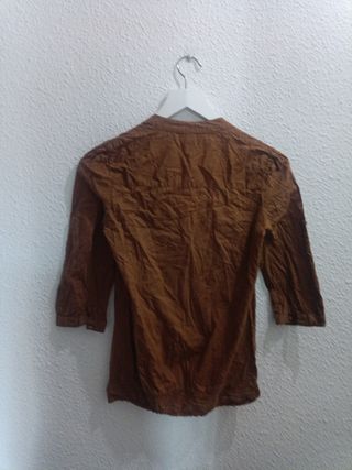 Blusa marrón Stradivarius