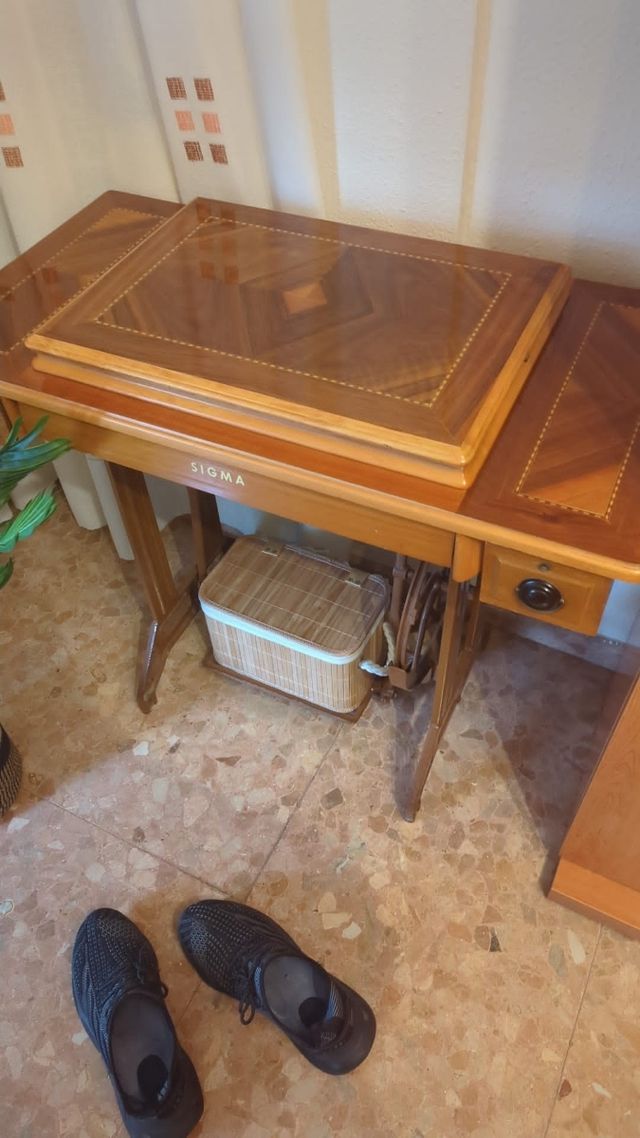 Máquina coser Sigma con mueble