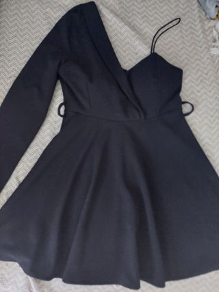 Vestido negro mini-asimetrico