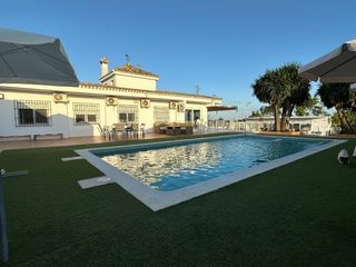 Parcela con piscina - Aljarafe