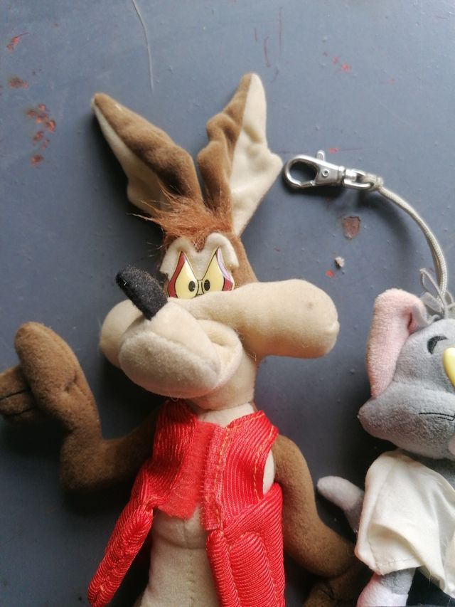 3 Peluche: Wile E. Coyote, Tom & Jerry, Topo Gigio