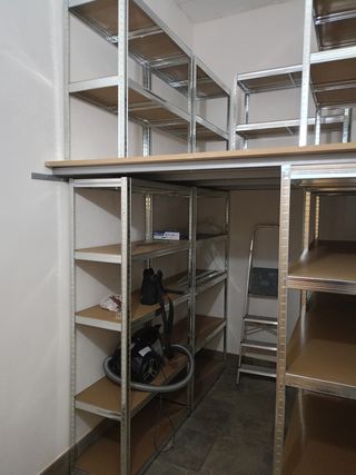 Trastero alquiler - Estanterías metálicas