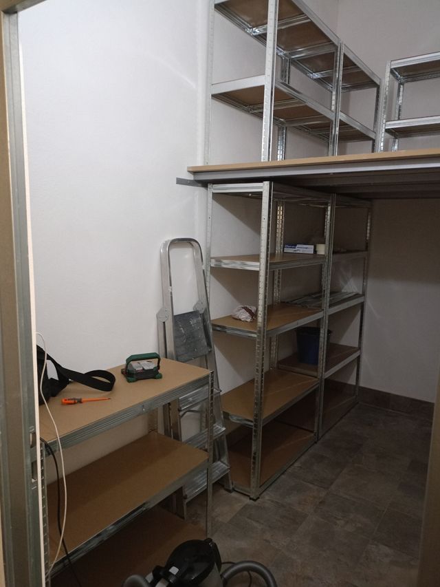 Trastero alquiler - Estanterías metálicas