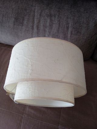 Lámpara tela bordada beige - 2 pantallas.