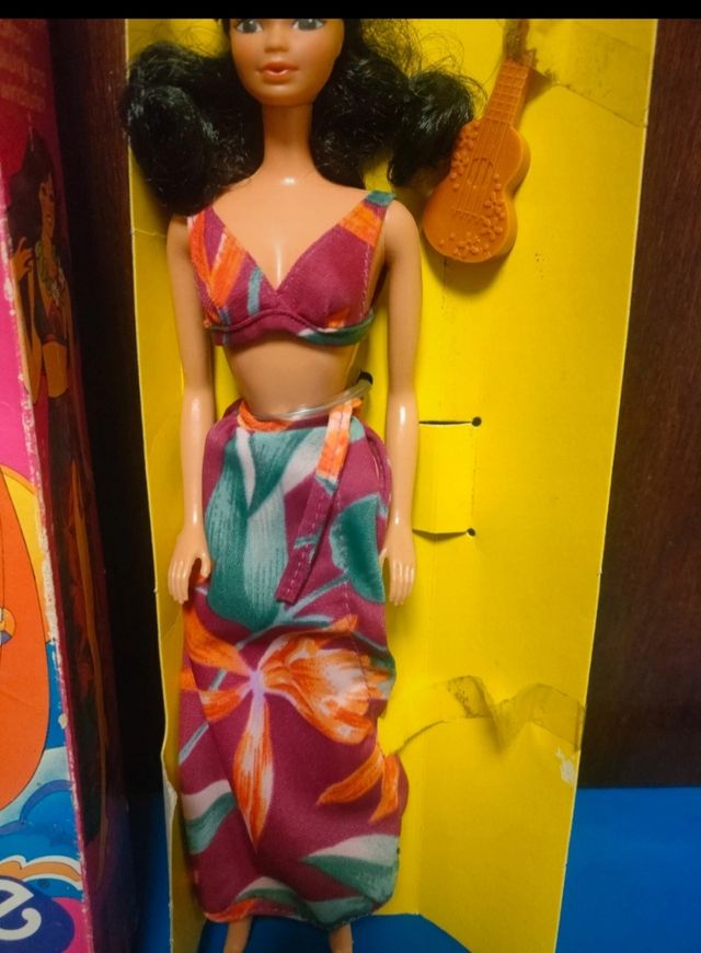 BARBIE HAWAIIAN NUEVA EN CAJA AÑO 82