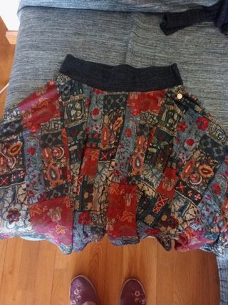 Conjunto jersey y falda multicolor