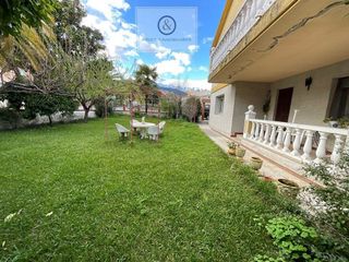 Chalet en venta en Candeleda