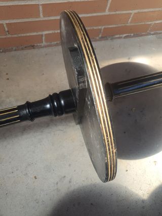 Mesita auxiliar antigua para lámpara