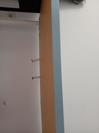 Escritorio azul y blanco