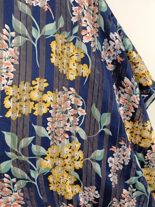 Kimono/Chal floral con flecos