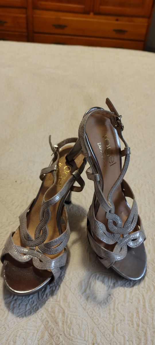 Zapato señora tacón n.37 en piel