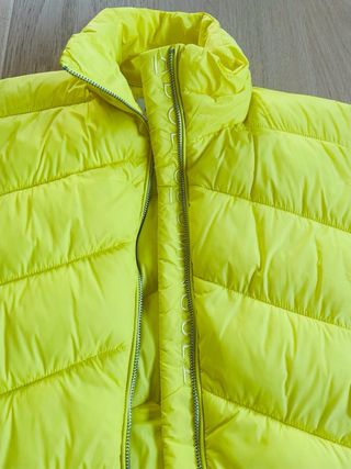 Chaleco Adolfo Domínguez amarillo