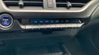 Lexus UX 2.0 250H BUSINESS AUTO 184 5P