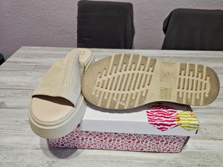 Sandalias plataforma beige