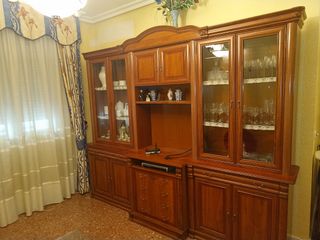 Comedor clásico: mesa, 6 sillas y espejo