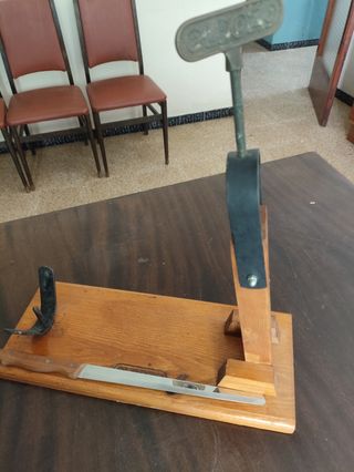Jamonero antiguo de madera