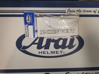 Mentonera Arai RX7-V blanca