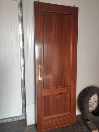 Puerta interior maciza madera