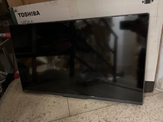 Toshiba 32" HD Smart TV