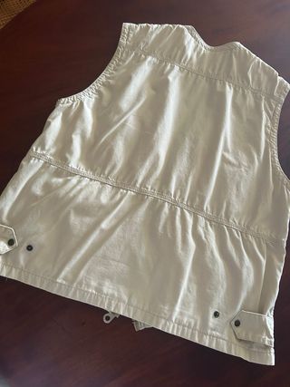 Chaleco de caza beige multibolsillos