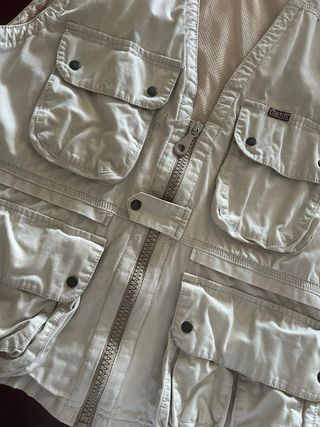 Chaleco de caza beige multibolsillos