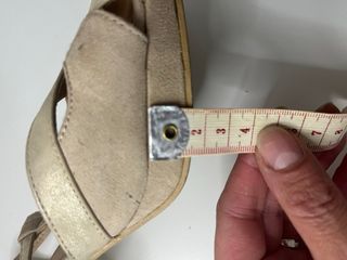 Sandalias tacón beige-dorado