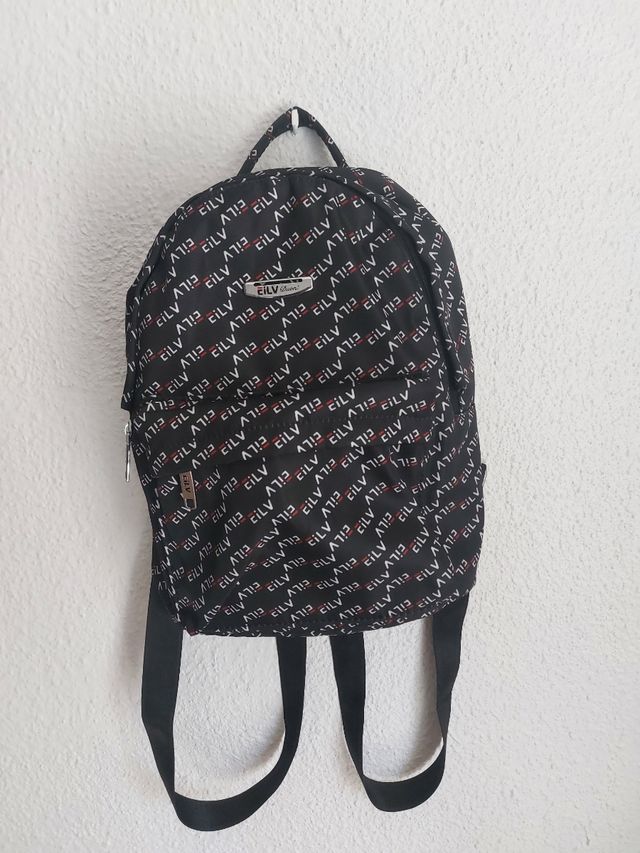 Mini mochila negra