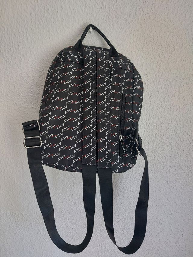Mini mochila negra