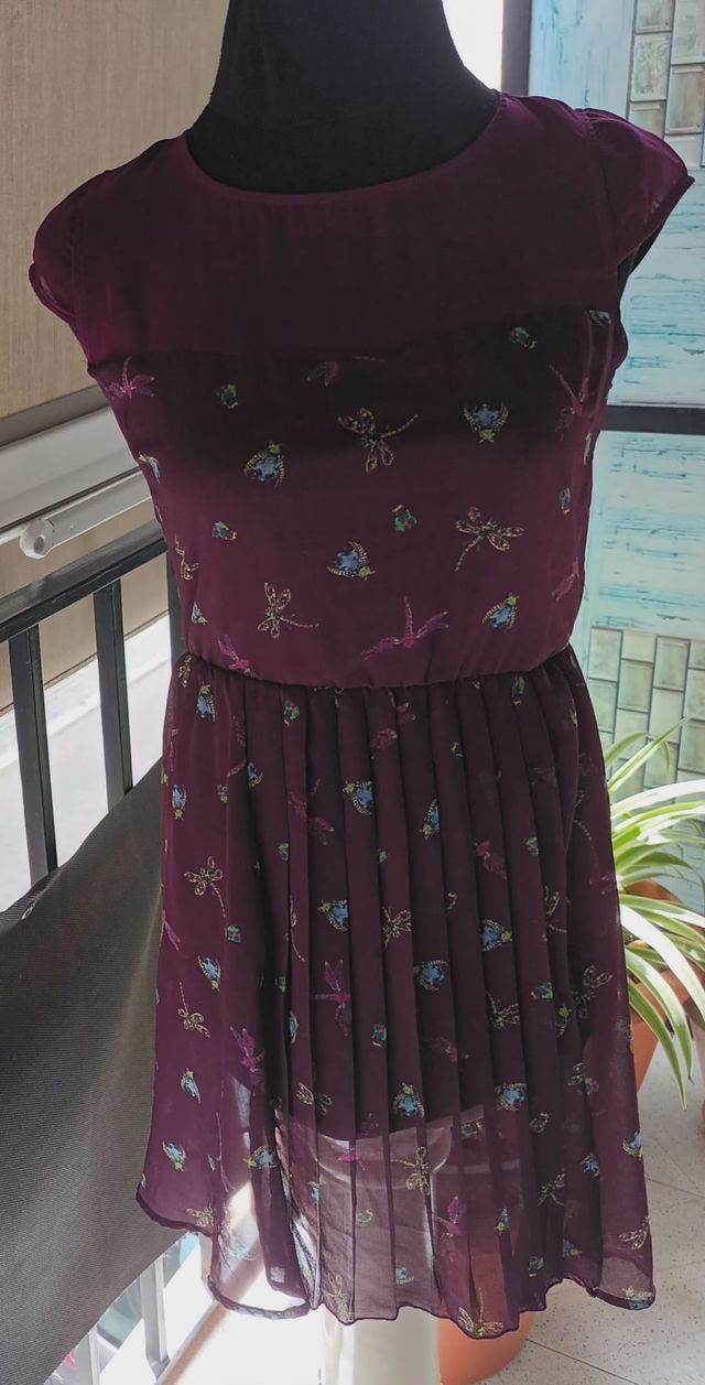 Vestido Stradivarius morado