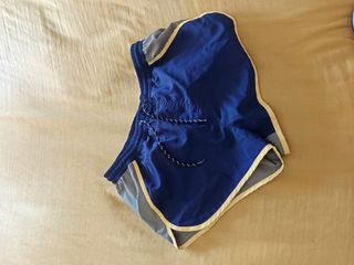 Shorts deportivos azul-gris